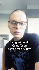 Ögon är fina, men såå obehagliga :,), -,