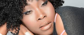 Vocalist Eline Fleury Drops Single