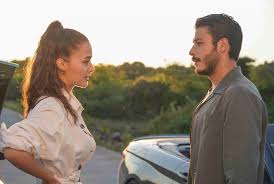 The series premiered on june 9 on show tv, where it airs as cam tavanlar. Cam Tavanlar In Praise Of The Liberated Male Ep 2 Review Turkish Series News Dizilah