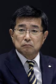 A 7-Eleven Heir's $50 Billion Fight to Keep the Company in the Family