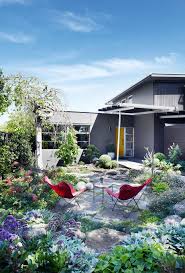 Modernist Style Home Revamp In Bayside Melbourne Back Garden Design Urban Garden Design Australian Homes
