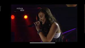 Po čase se znovu objeví na televizních obrazovkách v pro ni dobře známé roli porotkyně pěvecké show. Monika Bagarova Superstar 2009 Youtube