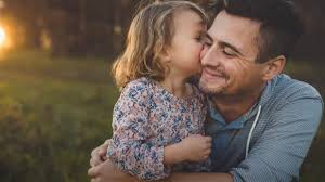 Вже цієї неділі в україні відзначатимуть свято батька, а привітати рідних і близьких можна листівкою, у віршах і прозі. Den Otca 2020 Pozdravleniya V Sms Stihi Proza Otkrytki Znaj Yua