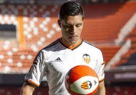 El mediocampista argentino del benfica enzo pérez será jugador del valencia de españa por 25 millones de euros, anunciaron ayer los medios portugueses. Enzo Perez Recuerda Su Salida Del Valencia Cf Y Su Fichaje Por River