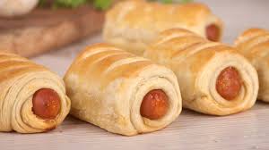 Puff pastry cuộn xúc xích