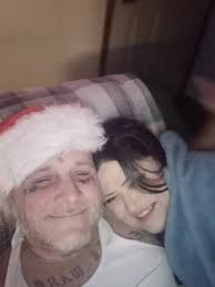 Is the pitbull red or blue?