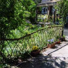 Kreativbau Wendland Weide Zaun Aus Weidenstecken Garten Zaun Garten Garten Anlegen