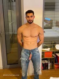 Parsifal The King: il bellissimo italiano si mette a nudo - foto e video -  BitchyX