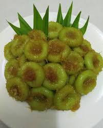 Pastikan ia tersalut penuh seluruh kuih. Paid Gift Review Dm Me Di Instagram Kuih Puteri Mandi Kuihoranglama Sedap Bahan 3 Cawan Tepung Pulut 1 2 Cawan Tepung Beras 1 1 Jus Beras Tepung