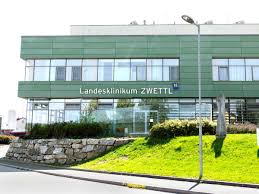 Es soll bei der impfung im krankenhaus, im testzentrum oder möglichst auch beim jeweiligen hausarzt direkt ausgestellt werden. Corona Krankenschwester Verstirbt Kollegin Erkrankt Schwer Osterreich Stoppt Eine Astrazeneca Charge Welt