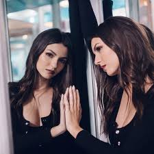House Of Mirrors Mydayatthecarnival Fouad Victoria Justice Victoria Brunette Actresses