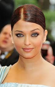 Aishwarya Rai S 10 Most Breathtaking Beauty Looks Aishwarya Rai Makeup Bollywood Makeup Aishwarya Rai Hairstyle