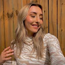 Kate Taylor Reese (@KaterinaReese)