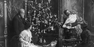 The History Of Christmas Tree Lights From Fire Hazards To Festoons