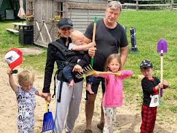 She is an entertainer, known for blind (2017), extra (1994) and nightcap (2016). Hilaria Baldwin Height Age Boyfriend Biography Wiki Net Worth Tg Time