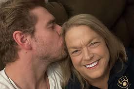 Love Is Blind Star Shayne Jansen Mourns the Death of His Mother