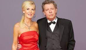 Dietrich grönemeyer leiter des privatwirtschaftlichen forschungszentrums grönemeyer institut für mikrotherapie in bochum. Dietrich Gronemeyer Ganz Privat Herbert Gronemeyers Bruder Fachleute Rumpfen Die Nase News De