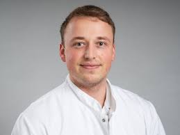 Ärzteteam Viszeralchirurgie, ITS und Zentrale Notaufnahme — Deutsch