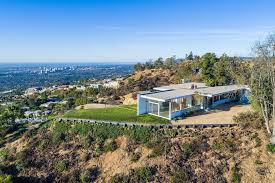 He owns 21% of tesla but has pledged more than half his. Elon Musk S Brentwood House Uncrate