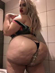 بزرگترین کونِ دنیا با قیمت 150 هزار دلار🤑🍑 | Natasha Crown