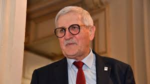 Hubert Dumont Saint-Priest, sur Boulevard Voltaire