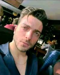 Mia cara ❤️ Solo una rosa 🌺💐💐 Da te mi farai stare bene, ti amo.