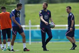 Gary neville believes bukayo saka could be dropped for england's euro 2020 final against italy on sunday. Vct3bpuwscoipm
