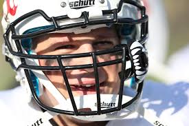 Schutt youth dna football face mask. How To Choose A Football Facemask Pro Tips By Dick S Sporting Goods