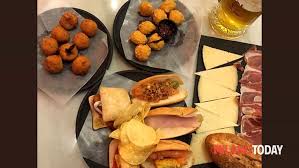 We would like to show you a description here but the site won't allow us. 100 Montaditos