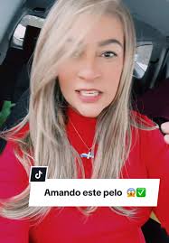 Peluca espectacular: descubre su suavidad y estilo