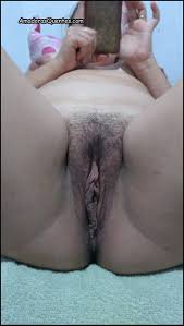 Esposa coroa exibindo o bucetão | Amadoras Quentes