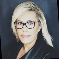 Erin Mcdonough's Instagram, Twitter & Facebook