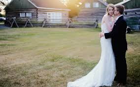 They offer wedding packages ranging from just the wedding couple to groups of 40 and more. Wedding Packages Ottawa