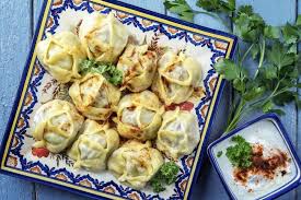 Manti Auf Usbekische Art Teigtaschen Mit Fleisch Und Zwiebeln Foodtempel Rezept Teigtaschen Lebensmittel Essen Essen Rezepte