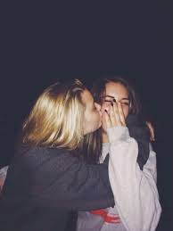 Instagram Camerondallas Friend Photoshoot Blonde And Brunette Best Friends Best Friend Photography