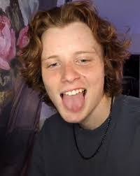 Eric Grooms's Instagram, Twitter & Facebook