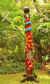 Totem Pole For Sale In The Garden Totem Pole For Sale Pole For Sale Totem