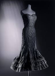 Evening Dress Coco Chanel V A Search The Collections Vintage Dresses Vintage Gowns Chanel Dress
