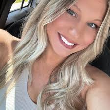 Does any hairstylist offer hair extensions move ups for less than $200 per  row? Or offer payment plans?