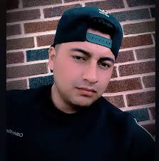 César Lezama en personas