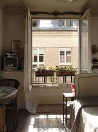 Big Windows On Old Buildings Are So Remarkably Beautiful A Touch Of Old Furniture And There S A P Paris Apartment Interiors French Apartment Vintage Apartment