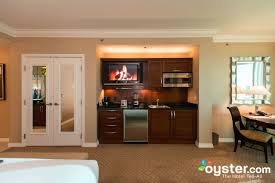 Signature At Mgm Grand The Deluxe Suite At Signature At Mgm Grand Hotel Amenities One Bedroom Cool Pools