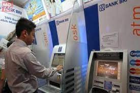 Cara ambil uang di atm bca tanpa kartu. Cek Rekening Hari Ini Subsidi Gaji Rp 600 Ribu Sudah Ditransfer Ke Rekening 12 4 Juta Pekerja Termin I Motorplus