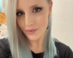 Sandra Hammock's Instagram, Twitter & Facebook