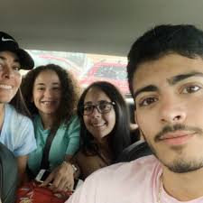 Estos bellos gatitos necieron hace un poco mas de un mes cerca de mi  terraza,ya comen solitos.