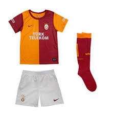 Welcome on galatasaray's official online store, the best place to find your favourite items of the most successful club in the turkey. Buy Official 2013 14 Galatasaray Home Nike Little Boys Mini Kit