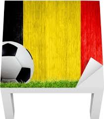 Voetbal speler actie met koninkrijk denemarken vlag op achtergrond. Fotobehang Voetbal Bal Op Gras Met Belgie Vlag Achtergrond Pixers We Leven Om Te Veranderen