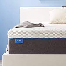A queen size mattress is 60 inches wide and 80 inches long. Amazon Com Queen Size Mattress Jingwei 9 Inches Cooling Gel Memory Foam Mattress Bed In A Box Pressure Relief Supportive Queen Bed Medium Firm 60 X 80 X 9 Inches Home Kitchen