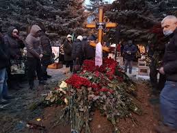 Мэр киева виталий кличко, приехавший в харьков на похороны градоначальника геннадия кернеса, сделал селфи с. Szhuxp8dyxc6xm