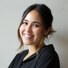 Kelly Stroh's Instagram, Twitter & Facebook